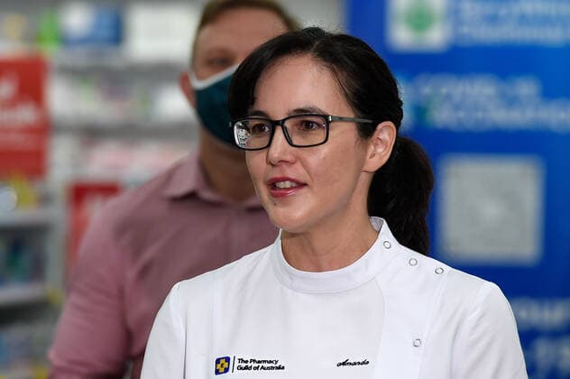 STEVEN MILES COVID19 PRESSER, Amanda Seeto, Vice President of the Queensland Pharmacy Guild speaks to the media during a press conference at the Terry White Chemart in Arana Hills, Brisbane, Sunday, October 17, 2021. ( NO ARCHIVING, EDITORIAL USE ONLY, NO USE IN BOOKS WITHOUT CONSENT BRISBANE QLD AUSTRALIA  Copyright: xALBERTxPEREZx 20211017001586718217