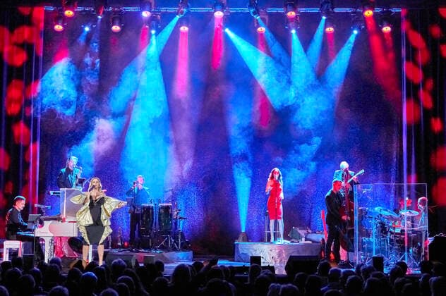 Barbara Schöneberger live at a concert of her Alles Gute und so weiter tour at the Hannover Congress Centrum Hannover, 16 ,10 2021 Foto:xU.xStammx xFuturexImage