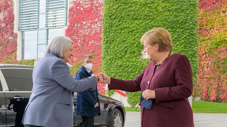 Berlin GER, Berlin, 18 10 21, Mary May Simon with German Chancellor Angela Merkel Picture appointment at the welcoming of Governor General of Canada Mary May Simon by BKin Dr Angela Merkel, 18 10 2021, Copyright: xEibner-Pressefotox EP_EER