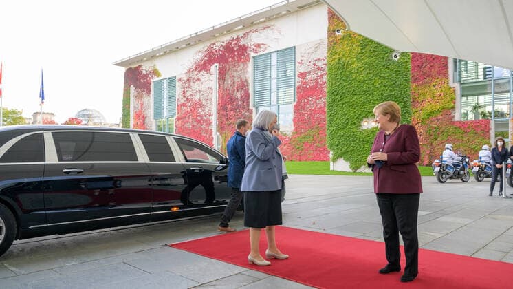 Berlin GER, Berlin, 18 10 21, Mary May Simon with German Chancellor Angela Merkel Picture appointment at the welcoming of Governor General of Canada Mary May Simon by BKin Dr Angela Merkel, 18 10 2021, Copyright: xEibner-Pressefotox EP_EER