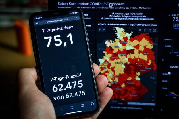 Coronavirus in Germany Covid 19 Dashboard of the Robert Koch Institute 19 10 2021 Robert Koch Institute 7 days Incidence 75.1 7 days Number of cases 62 475 COVID 19 cases 4 384 616 Addition of 6 771 compared to the previous day COVID 19 deaths 94 716 Addition of 88 compared to the previous day