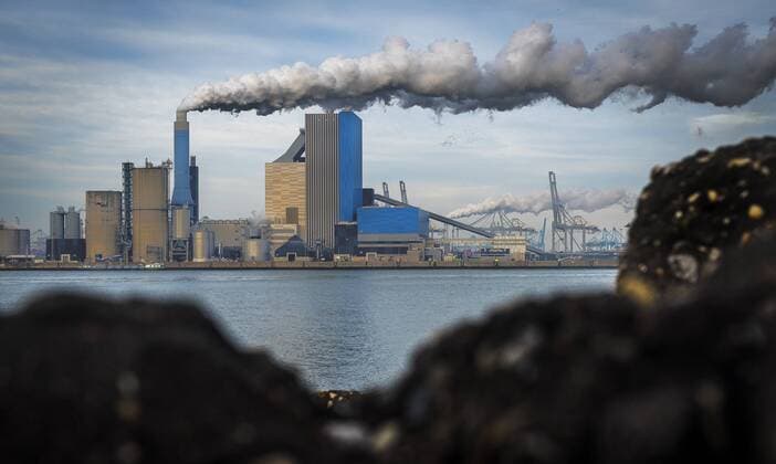 IMAGO Nature: Unsere Erde, Energiequellen, Kohlekraftwerke The Onyx Power Plant on the Maasvlakte. This is a coal-fired power station. Onyx has announced that it wants to close, but needs a subsidy from the government for that.anp hollandse Hoogte lex van lieshout *** The Onyx Power Plant on the Maasvlakte This is a coal fired power station Onyx has announced that it wants to close, but needs a subsidy from the government for that anp hollandse Hoogte lex van lieshout  Copyright: xHollandsexHoogtex xLexxvanxLieshoutx x439343598x