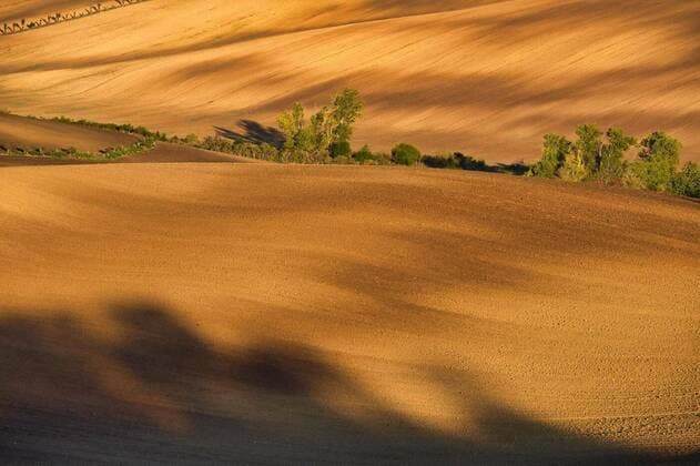IMAGO CREATIVE: Jahreszeit Herbst, Herbstanfang IMAGO CREATIVE: Jahreszeit Herbst, Herbstanfang IMAGO Creative: Reflexionen - Natur Autumn light and shadow in countryside, 13.10.2020, Copyright: xPavelRezacx Panthermedia27500892