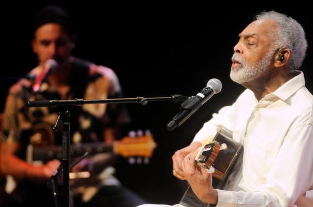 Der ehemalige brasilianische Kulturminister und Sänger Gilberto Gil mit seinem Sohn Bem Gil (li.) 2021 in der Essener Philharmonie. Former Brazilian secretary of cultural affairs and singer Gilberto Gil with his son Bem Gil (l.) at the Philharmonie Essen 2021. Essen NRW DEU;DE;GERMANY;DEUTSCHLAND;ALLEMAGNE