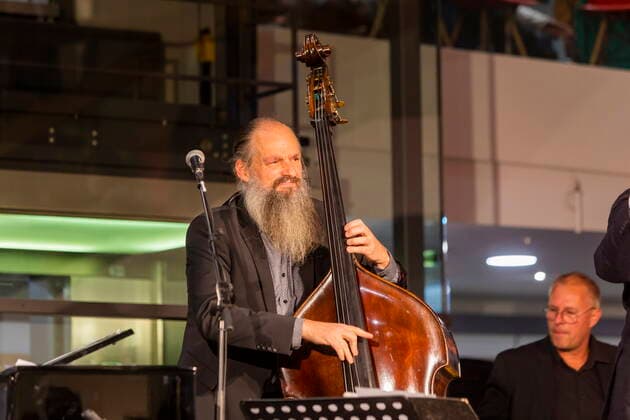 21 Jazztage Dresden Opening concert of the jazz festival with international and national jazz greats and a special focus on crossover The organizer of the Dresden Jazztage Kilian Forster on double bass Dresden Saxony GERMANY