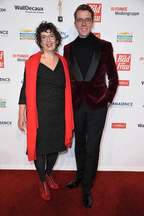 Dr Johannes Wimmer with award winner Judith Grümmer Initiative Familienhörbuch, Cologne at the award ceremony of the Golden Image of Woman at the Stage Theater Neue Flora in Hamburg on 20 10 2021