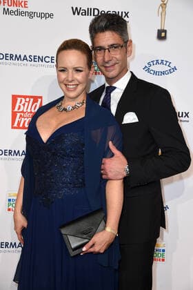 Isabel Edvardsson with husband Marcus Weiss at the Golden Picture of a Woman Awards at the Stage Theater Neue Flora in Hamburg on 20 10 2021