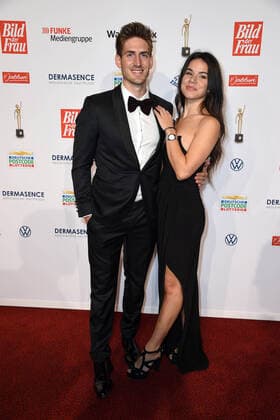 Chris Curtis with girlfriend Lilly Roberts at the Golden Picture of Woman Awards at Stage Theater Neue Flora in Hamburg on 20 10 2021.