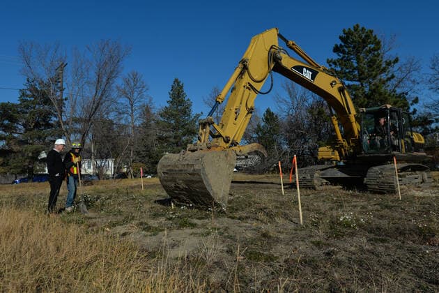 Excavation Resumes At Edmonton s Former Indian Hospital Excavation crews started investigating 21 spots of interest at the site of the former Camsell Hospital. Second phase of excavation work began today at the site of the former Charles Camsell Hospital, the Edmonton facility that for decades was used to treat Indigenous people with tuberculosis. First Nation members have been calling for construction to stop at the grounds where many believe patients may have been buried. The search is being funded by the property s developer. On Thursday, 21 October 2021, in Inglewood, Edmonton, Alberta, Canada. Edmonton Canada  Copyright: xArturxWidakx widak-excavati211021_npHaC