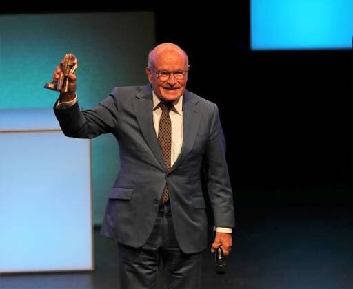 22 10 2021 Offenbach, Capirol 32 Hessian Film and Cinema Prize Honorary Award of the Hessian Minister President went to director Volker Schlöndorff emspor, DFL regulations prohibit any use of photographs as image sequences and or quasi video HP