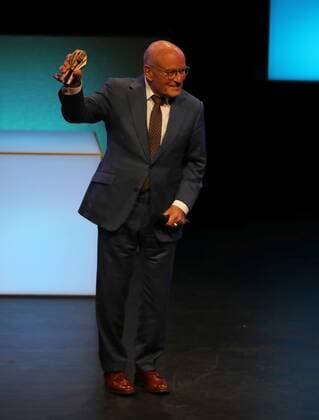22 10 2021 Offenbach, Capirol 32 Hessian Film and Cinema Prize Honorary Award of the Hessian Minister President went to director Volker Schlöndorff emspor, DFL regulations prohibit any use of photographs as image sequences and or quasi video HP
