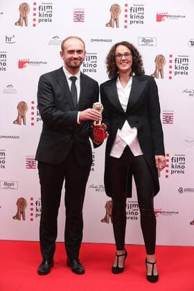 22 10 2021 Offenbach, Capirol 32 Hessian Film and Cinema Award winner director Aliaksei Paluyan and Hesses Minister of the Arts Angela Dorn emspor, DFL regulations prohibit any use of photographs as image sequences and or quasi video HP