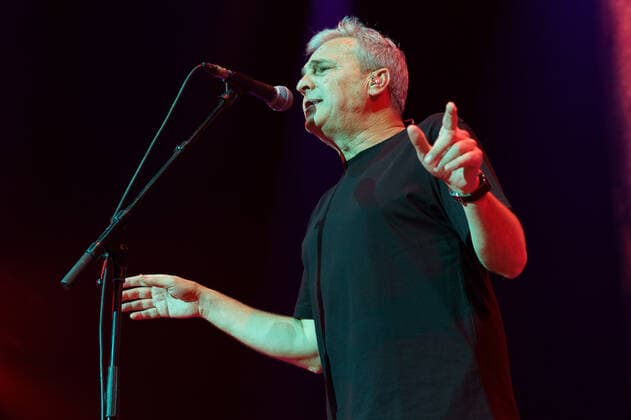 October 22, 2021, Madrid, Spain: Singer David Summers of the music band Hombres G performs live on stage at Wizink Center of Madrid. Madrid Spain - ZUMAs197 20211022_zaa_s197_121 Copyright: xAtilanoxGarciax