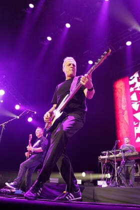 October 22, 2021, Madrid, Spain: Singer David Summers of the music band Hombres G performs live on stage at Wizink Center of Madrid. Madrid Spain - ZUMAs197 20211022_zaa_s197_120 Copyright: xAtilanoxGarciax