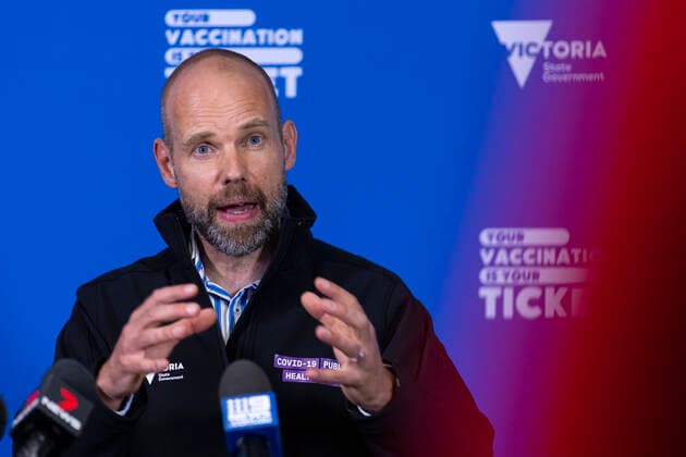 JEROEN WEIMAR COVID19 PRESSER, Victoria?s COVID-19 Commander Jeroen Weimar speaks to the media during a press conference in Melbourne, Saturday, October 23, 2021. Victoria has recorded 1750 new locally-acquired COVID-19 cases and nine further deaths, with its 80 per cent full vaccination target still a week off. ( NO ARCHIVING, EDITORIAL USE ONLY, NO USE IN BOOKS WITHOUT CONSENT MELBOURNE VIC AUSTRALIA  Copyright: xDANIELxPOCKETTx 20211023001588617145