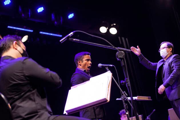 SÃO PAULO, SP - 22.10.2021: MAESTRO JOÃO CARLOS MARTINS - Tenor Jean William and conductor João Carlos Martins together with Camerata Bachiana performing at Teatro Gazeta in São Paulo. x2133477x  ZéxCarlosxBarretta