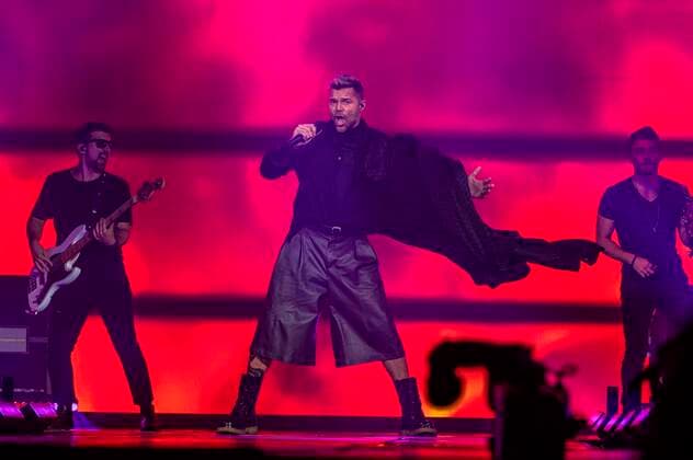 The Puerto Rican singer Ricky Martin sings this Friday during his concert of the tour Enrique & Ricky Live! at the FTX Arena in Miami, Florida USA 22 October 2021. Enrique Iglesias and Ricky Martín, two giants of Latin music, continue to entertain and excite the public throughout their tour of the United States accompanied by Sebastian Yatra as a special guest. Enrique Iglesias and Ricky Martin arrive in Miami on a historic tour with Sebastian Yatra !ACHTUNG: NUR REDAKTIONELLE NUTZUNG!  Copyright: xGiorgioxVierax USA2882 20211023-96e06b825294932d08f6eb1878d8b7f611c6e9be