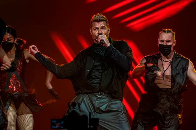 The Puerto Rican singer Ricky Martin sings this Friday during his concert of the tour Enrique & Ricky Live! at the FTX Arena in Miami, Florida USA 22 October 2021. Enrique Iglesias and Ricky Martín, two giants of Latin music, continue to entertain and excite the public throughout their tour of the United States accompanied by Sebastian Yatra as a special guest. Enrique Iglesias and Ricky Martin arrive in Miami on a historic tour with Sebastian Yatra !ACHTUNG: NUR REDAKTIONELLE NUTZUNG!  Copyright: xGiorgioxVierax USA2875 20211023-961ea4a4d8dfd740d4926e1bc1df2cd1adc64346