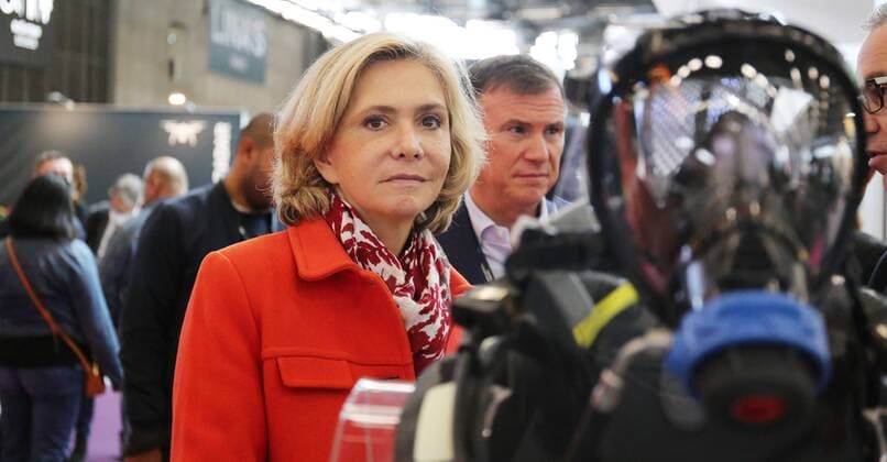 Valerie Pecresse en visite au Salon Milipol NEWS: Deplacement de Valerie Pecresse - Paris-21 10 2021 JonathanRebboah Panoramic  PESRK24022012