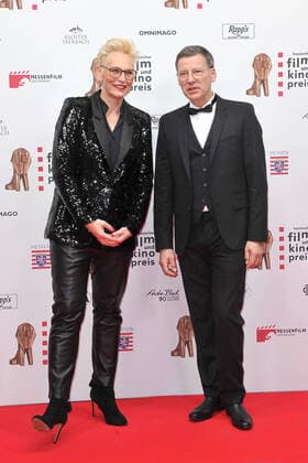 Hessian Film and Cinema Award 2021 Bärbel Schäfer and actor Rainer Ewerrien on the occasion of the award ceremony of the 32 Hessian Film and Cinema Award on the evening of 22 10 2021at the Capitol Offenbach 20211022MWI14499