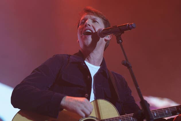 October 23, 2021, Madrid, Spain: Singer, James Blunt performs at the Cadena100 Por Ellas concert against breast cancer at the Wizink centre. Madrid Spain - ZUMAs197 20211023_zaa_s197_370 Copyright: xAtilanoxGarciax