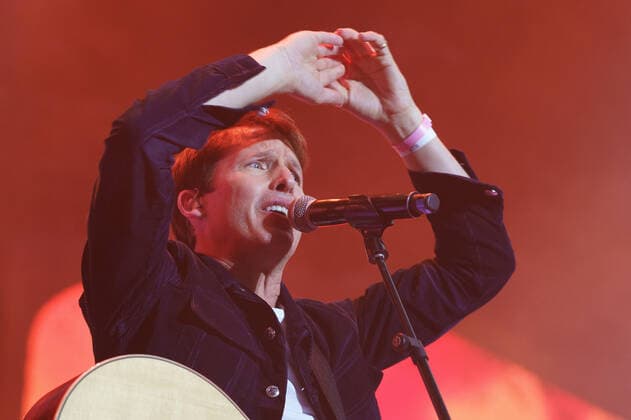 Entertainment Bilder des Tages October 23, 2021, Madrid, Spain: Singer, James Blunt performs at the Cadena100 Por Ellas concert against breast cancer at the Wizink centre. Madrid Spain - ZUMAs197 20211023_zaa_s197_376 Copyright: xAtilanoxGarciax