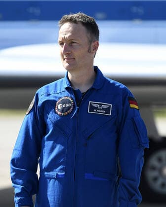 ESA Astronaut Matthias Maurer is introduced following arrival at the Kennedy Space Center, Florida on Tuesday, October 26, 2021. Maurer is a Mission Specialist on the Crew-3 mission to the International Space Station scheduled for Oct 31.  KSP20211026015 JOExMARINO
