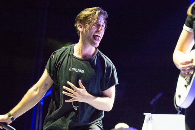 Justin Jesso US American singer and songwriter who lives and works in Los Angeles He became known for the song Stargazing , which he wrote, sang and produced together with Norwegian DJ Kygo Previously, he co-wrote with Ricky Martin his song Vente Paca , which was nominated for Song of the Year at the Latin Grammys in 2017 Stuttgar