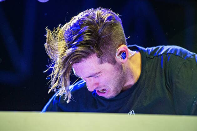 Justin Jesso US American singer and songwriter who lives and works in Los Angeles He became known for the song Stargazing , which he wrote, sang and produced together with Norwegian DJ Kygo Previously, he co-wrote with Ricky Martin his song Vente Paca , which was nominated for Song of the Year at the Latin Grammys in 2017 Stuttg