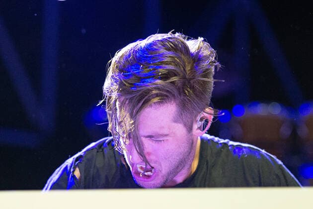 Justin Jesso US American singer and songwriter who lives and works in Los Angeles He became known for the song Stargazing , which he wrote, sang and produced together with Norwegian DJ Kygo Previously, he co-wrote with Ricky Martin his song Vente Paca , which was nominated for Song of the Year at the Latin Grammys in 2017 Stuttg