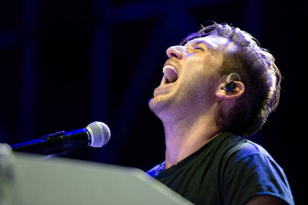 Justin Jesso US American singer and songwriter who lives and works in Los Angeles He became known for the song Stargazing , which he wrote, sang and produced together with Norwegian DJ Kygo Previously, he co-wrote with Ricky Martin his song Vente Paca , which was nominated for Song of the Year at the Latin Grammys in 2017 Stuttg