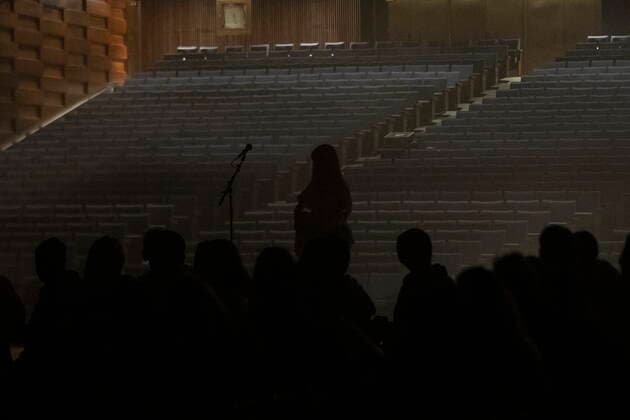 October 26, 2021, Toronto, on, Canada: Musician Feist plays to an audience at Toronto s Meridian Hall on Tuesday, October 26, 2021, as doors open to performances for limited numbers while COVID-19 restrictions ease. Toronto Canada  - ZUMAc35_ 20211026_zaf_c35_339 Copyright: xChrisxYoungx