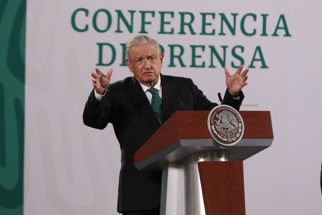 Lopez Obrador Morning News Conference MEXICO CITY, MEXICO - OCTOBER 27, 2021: Mexican President Andres Manuel Lopez Obrador, responses questions from media during his daily news conference at National Palace on October 27, 2021 in Mexico City, Mexico. (Photo by Ismael Rosas Eyepix Group) Copyright: xIsmaelxRosasx EYEPIXGROUP_IR_27102021_17742