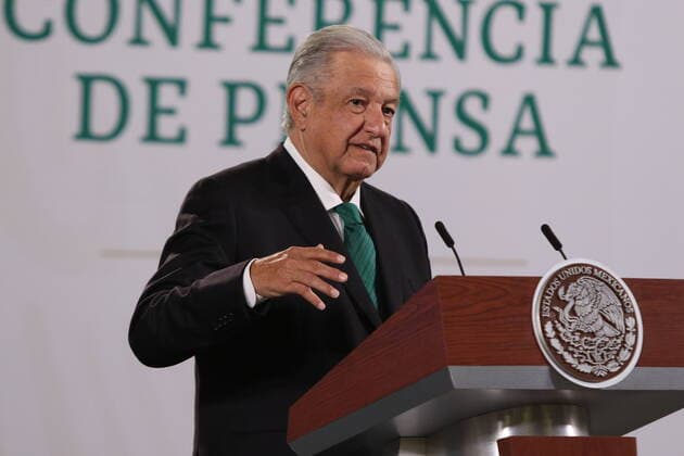 Lopez Obrador Morning News Conference MEXICO CITY, MEXICO - OCTOBER 27, 2021: Mexican President Andres Manuel Lopez Obrador, responses questions from media during his daily news conference at National Palace on October 27, 2021 in Mexico City, Mexico. (Photo by Ismael Rosas Eyepix Group) Copyright: xIsmaelxRosasx EYEPIXGROUP_IR_27102021_17736