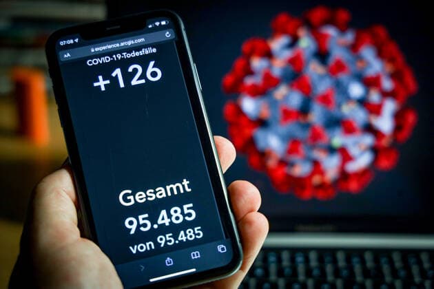 Coronavirus in Germany Covid 19 Dashboard of the Robert Koch Institute 28 10 2021 Robert Koch Institute 7 days Incidence 130.2 7 days Number of cases 108 277 COVID 19 cases 4 534 452 Addition of 28 037 compared to the previous day COVID 19 deaths 95 485 Addition of 126 compared to the previous day