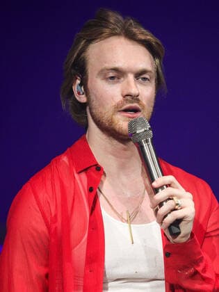 FINNEAS In Concert - Los Angeles, CA Singer FINNEAS (Finneas O Connell) performs on stage at The Wiltern on October 27, 2021 in Los Angeles, California, United States. Los Angeles California United States  Copyright: xImagexPressxAgencyx collin-finneasi211027_np5Qj