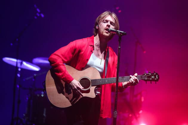 FINNEAS In Concert - Los Angeles, CA Singer FINNEAS (Finneas O Connell) performs on stage at The Wiltern on October 27, 2021 in Los Angeles, California, United States. Los Angeles California United States  Copyright: xImagexPressxAgencyx collin-finneasi211027_npj2u