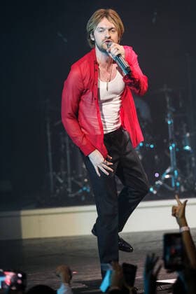 FINNEAS In Concert - Los Angeles, CA Singer FINNEAS (Finneas O Connell) performs on stage at The Wiltern on October 27, 2021 in Los Angeles, California, United States. Los Angeles California United States  Copyright: xImagexPressxAgencyx collin-finneasi211027_np3cF