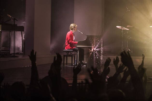 FINNEAS In Concert - Los Angeles, CA Singer FINNEAS (Finneas O Connell) performs on stage at The Wiltern on October 27, 2021 in Los Angeles, California, United States. Los Angeles California United States  Copyright: xImagexPressxAgencyx collin-finneasi211027_npyiI