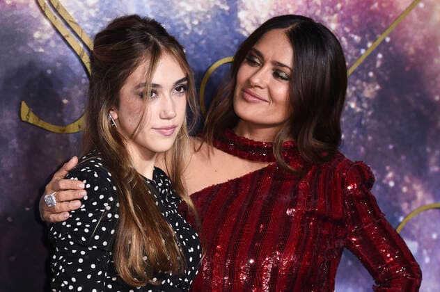 Salma Hayek mit Tochter Valentina Paloma Pinault bei der Premiere des Kinofilms Eternals im BFI IMAX. London, 27.10.2021 *** Salma Hayek with daughter Valentina Paloma Pinault at the premiere of the feature film Eternals at BFI IMAX London, 27 10 2021 Foto:xS.xVasx xFuturexImage