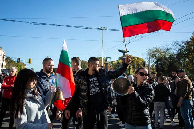 Protest Against COVID-19 Restrictions In Bulgaria. Protests and a blockade of the Eagle Bridge in Sofia, Bulgaria on October 28, 2021. Employers in the restaurant industry protest against COVID-19 restrictions in Bulgaria. Sofia Bulgaria  Copyright: xHristoxVladevx vladev-notitle211028_npTil