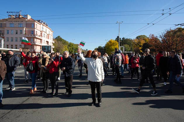 Protest Against COVID-19 Restrictions In Bulgaria. Protests and a blockade of the Eagle Bridge in Sofia, Bulgaria on October 28, 2021. Employers in the restaurant industry protest against COVID-19 restrictions in Bulgaria. Sofia Bulgaria  Copyright: xHristoxVladevx vladev-notitle211028_npozM