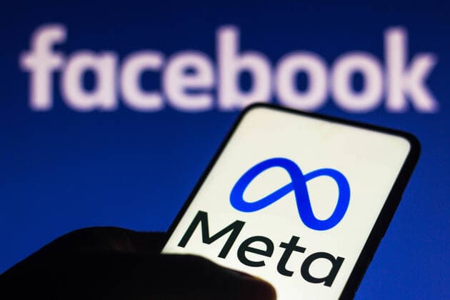 October 28, 2021, Brazil: In this photo illustration the Meta logo seen displayed on a smartphone with a Facebook in the background. Brazil - ZUMAs197 20211028_zaa_s197_482 Copyright: xRafaelxHenriquex
