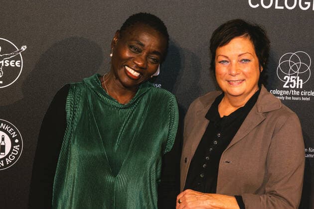 Film Festival Cologne 2021 Award Ceremony Journalist Auma Obama and Head of cologne film festival Dr. Martina Richter attend Film festival Cologne award ceremony at E-Werk, in Cologne, Germany on Oct 28, 2021 Cologne Germany  Copyright: xYingxTangx tang-notitle211028_np7r5