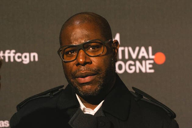 Entertainment Bilder des Tages Film Festival Cologne 2021 Award Ceremony film director Steve McQueen attends Film festival Cologne award ceremony at E-Werk, in Cologne, Germany on Oct 28, 2021 Cologne Germany  Copyright: xYingxTangx tang-notitle211028_nped0