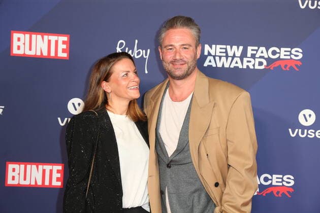 Newcomer Award Hamburg Sasha with wife Julia Röntgen, New Faces Award from the magazine Bunte at the Ruby Lotti Hotel Hamburg, 28 10 2021