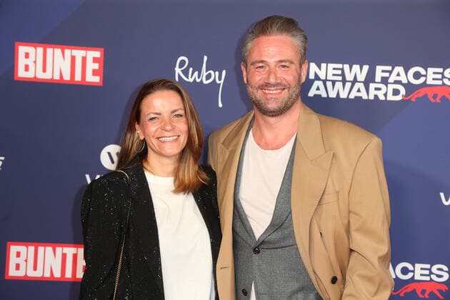 Newcomer Award Hamburg Sasha with wife Julia Röntgen, New Faces Award from the magazine Bunte at the Ruby Lotti Hotel Hamburg, 28 10 2021