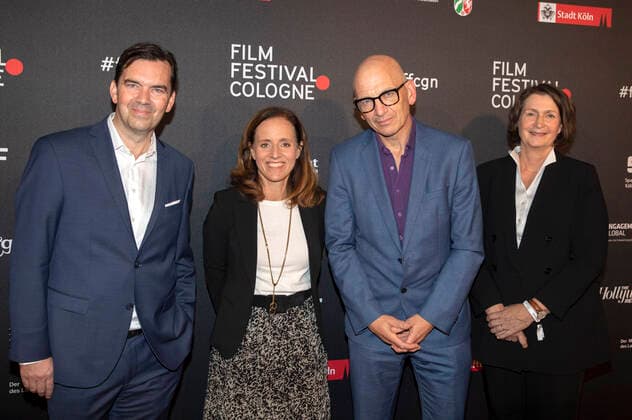 Jean Christoph Caron, Eva Lindenau, Phil Grabsky and guest at the Film Festival Cologne Awards 2021 at 31 Film Festival Cologne 2021 at E Werk Cologne, 28 10 2021. Foto:xR.xSchmiegeltx xFuturexImage