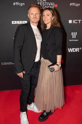 Kasem Hoxha with company at the Film Festival Cologne Awards 2021 at the 31 Film Festival Cologne 2021 at E Werk Cologne, 28 10 2021. Foto:xR.xSchmiegeltx xFuturexImage