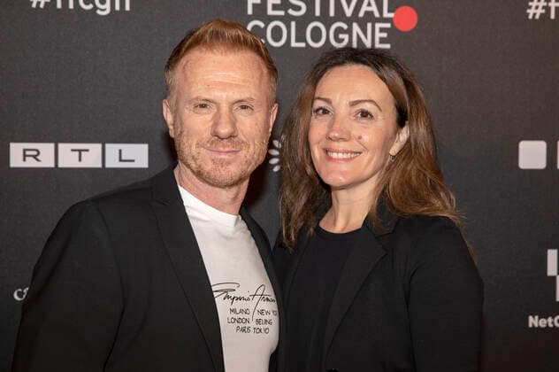 Kasem Hoxha with company at the Film Festival Cologne Awards 2021 at the 31 Film Festival Cologne 2021 at E Werk Cologne, 28 10 2021. Foto:xR.xSchmiegeltx xFuturexImage
